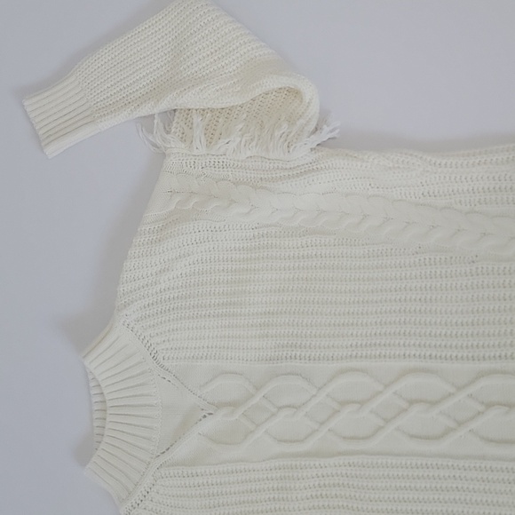 American Rag Fringe Sleeve Knit Tunic Ivory Sweater With Cut Out Back Size Small - Picture 9 of 14